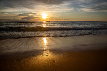 Fototapeta premium Beautiful evening sea at sunset