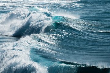 Ola del mar rompiendo