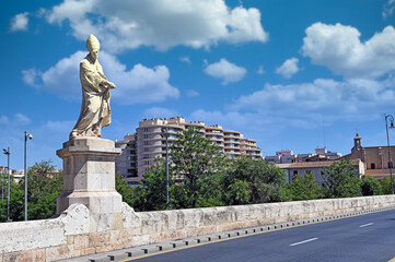 Fototapeta premium Pont de la Trinitat bridge in Valencia,Spain