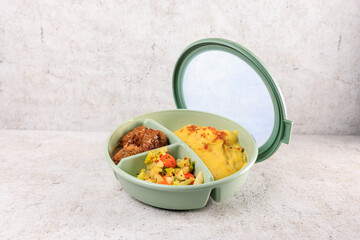 Lebensmittel in Mehrwegverpackung