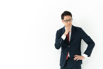 考えるビジネスマン