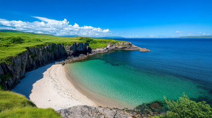 Obraz premium peaceful view of remote beach tucked between lush green cliffs and clear blue waters, inviting relaxation and tranquility. vibrant colors create serene atmosphere