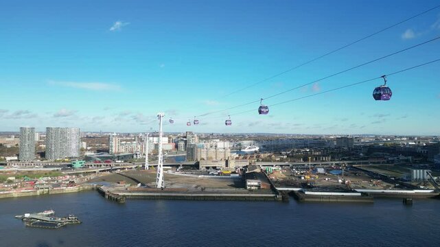Cable car in London across the River Thames