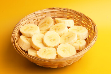 bowl with sliced ​​banana pieces