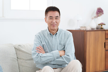 笑顔の高齢者男性