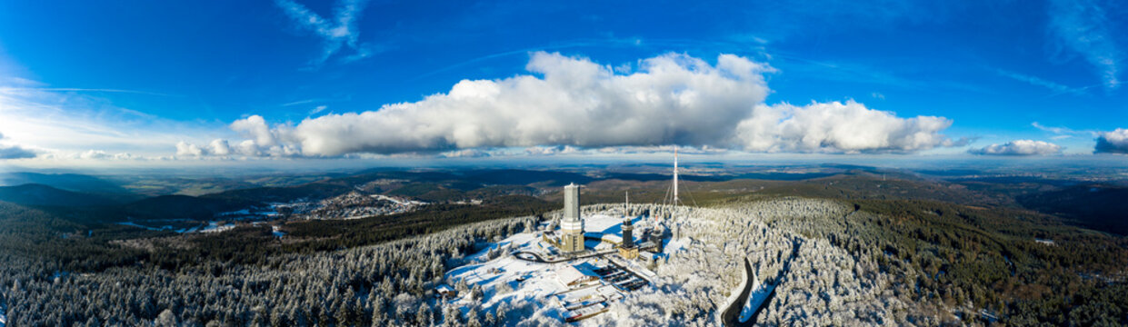 Germany, Hesse, Schmitten, Aerial view of Grosser Feldberg, aerial mast of hr and viewing tower in winter