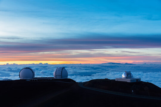 USA, Hawaii, Mauna Kea volcano, telescopes at Mauna Kea Observatories at sunset