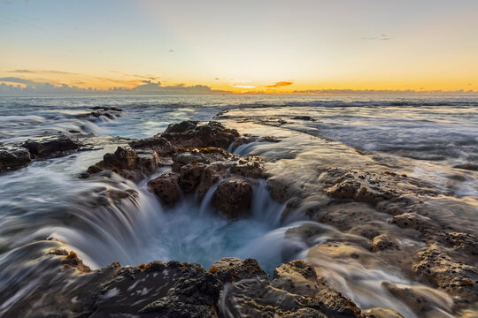 USA, Hawaii, Big Island, Kona, Pele's Well at aunset