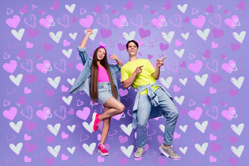 Photo of crazy couple celebrate 90s event guy direct empty space wear pin-up outfit isolated purple color background
