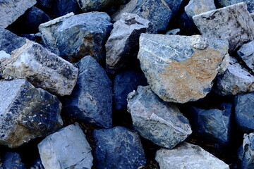 岐阜県大垣市金生山の積まれた石