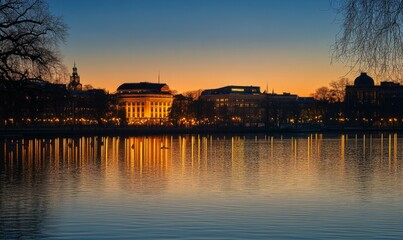 Obraz premium Germany, Hamburg, Alsterpark illuminated by setting sun in spring