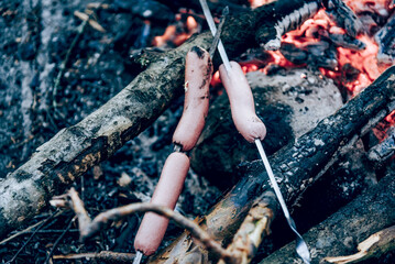 Obraz premium Camping Kitchen, Traveler Camp Cooking Food in Pots Campfire, tourist eat soup