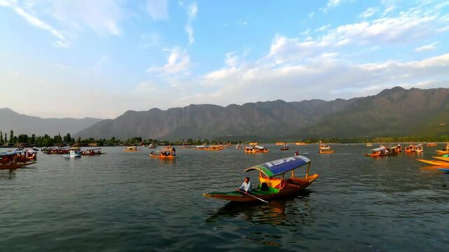 Timelapse of Dal Lake is a freshwater lake and is the most popular attraction in Srinagar