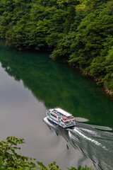 初夏の庄川峡　観光遊覧船・富山県南砺市
