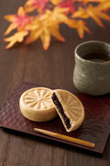 和菓子　粒あんもなか　イメージ