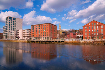 Obraz premium Providence City Skyline over the Providence River in Rhode Island, USA. A tranquil cityscape of New England of America