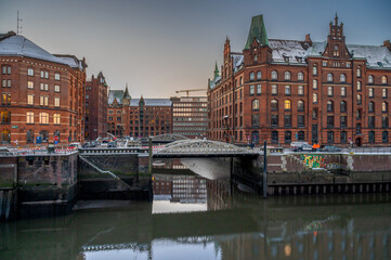 Letztes Licht in der Hamburger Speicherstadt im Winter