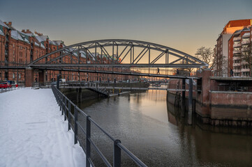 Letztes Licht in der Hamburger Speicherstadt im Winter