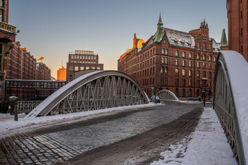 Letztes Licht in der Hamburger Speicherstadt im Winter