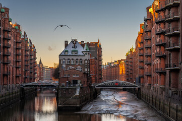 Letztes Licht in der Hamburger Speicherstadt im Winter