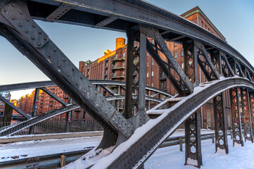 Letztes Licht in der Hamburger Speicherstadt im Winter
