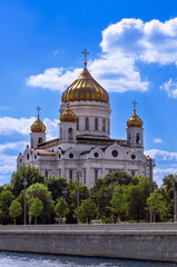Cathedral of Christ the Savior on Vechernaya Prechistenskaya embankment. A boat trip along the Moskva River