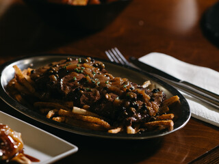 Fries with beef