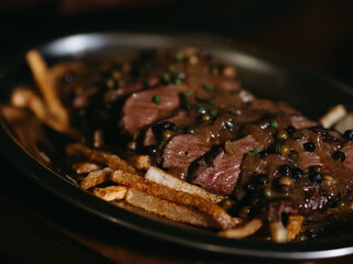 Fries with beef
