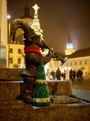 Lubelski koziołek Onufry hejnalista w świątecznej odsłonie  © filozofgrecki