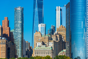 Fototapeta premium Modern and classic buildings in Lower Manhattan