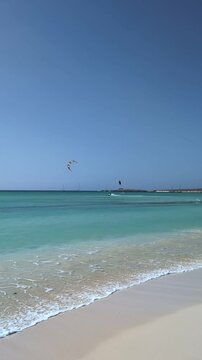 Kite Surfen in Boa Vista, Cabo Verde, Africa. Praia Estoril, Sal Rel, Capo Verde