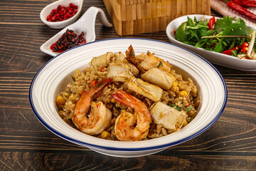 Vietnamese fried rice with prawn and squid Kom Ran