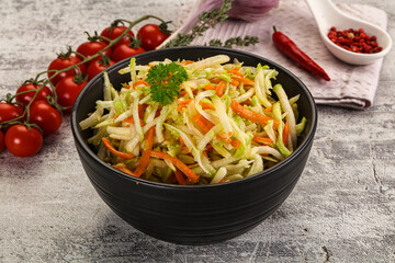 Vegan salad with kohlrabi and carrot