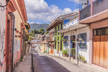 Fototapeta premium Colonial streets of San Cristobal de las Casas, Mexico. Historic charm, cultural heritage, and travel exploration concept