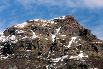 Monta&ntilde;a de cerca 5 