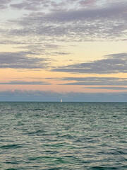 Obraz premium Sailing into Sunset