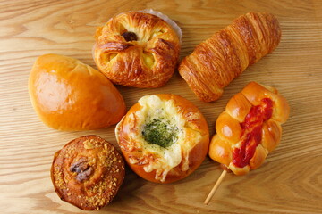 おいしい菓子パンと総菜パン