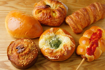 おいしい菓子パンと総菜パン