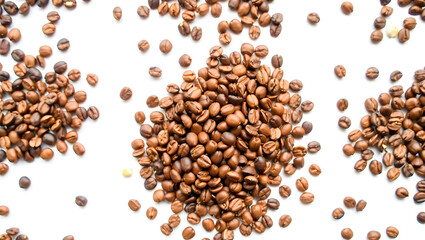 Naklejka premium Falling Coffee Beans Isolated on White Background