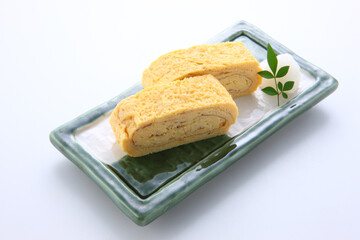 二切れの卵焼き　白バック