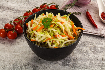 Vegan salad with kohlrabi and carrot