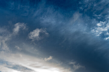 Obraz premium Cloud Storm Sky Dark Rain Lightning Thunder Stoumy Typhoon Nature Light Scene Rainy Atmosphere Damage Effect Carbon dioxide Dust Air pollution 2.5 Pm, Texture Nature Windstorm Weather Skyscapte.