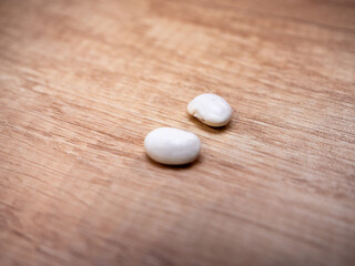 White beans are a source of high-quality vegetable protein and fiber. It is a storehouse of vitamins and minerals. It goes well with soups, stews, but also as a side dish to meals.