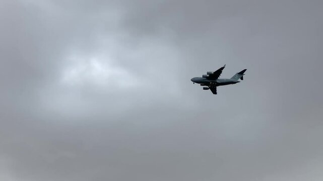 Boeing C-17 Globemaster III Fly By