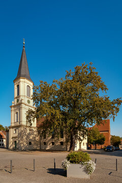 Barockkirche mit ungew&ouml;hnlichem Grundriss: die denkmalgesch&uuml;tzte evangelische "Dreifaltigkeitskirche" in Zossen