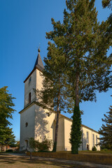 Am "66-Seen-Wanderweg" liegt die denkmalgeschützte Dorfkirche Sperenberg
