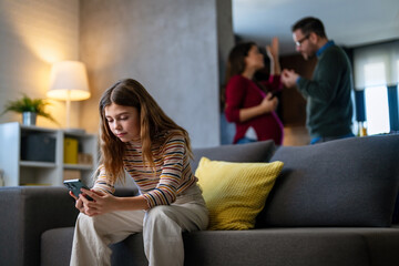 A neglected, frustrated teenager while her parents struggle with relationship problems and argue