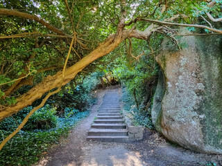 Wanderweg entang der rosa Granitküste 