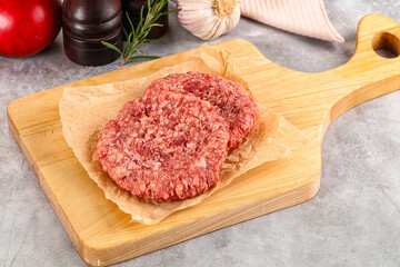 Raw round beef cutlet minced meat