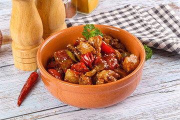 Pork with oyster sauce and vegetables